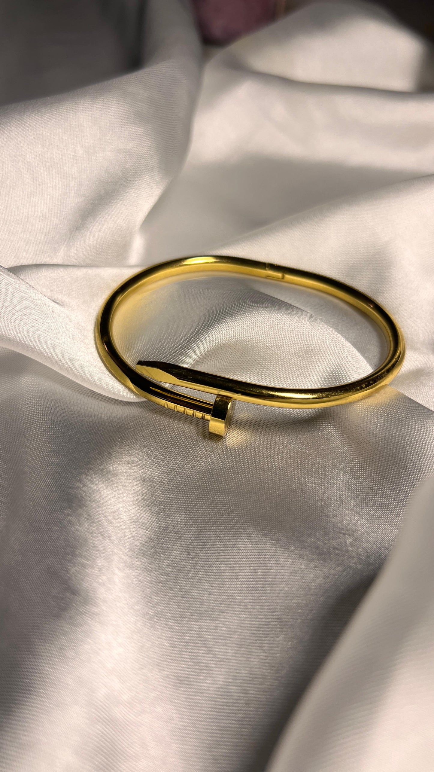 NAIL BRACELET